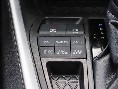 Used 2022 Toyota RAV4 XLE w/ Carpet Mat Package (TMS) AWD/4WD image 22
