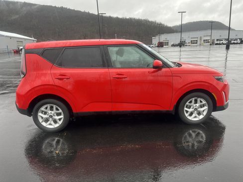 Used 2023 Kia Soul LX w/ Option Group 015 image 8