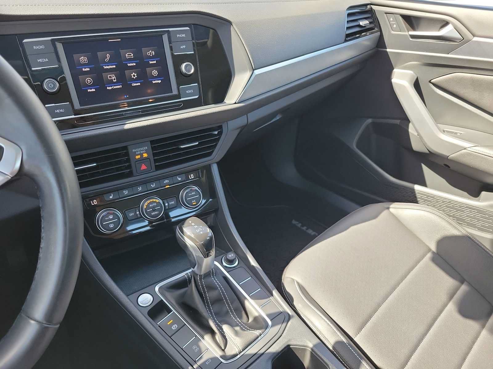 Used 2023 Volkswagen Jetta SE w/ Panoramic Sunroof Package FWD image 25