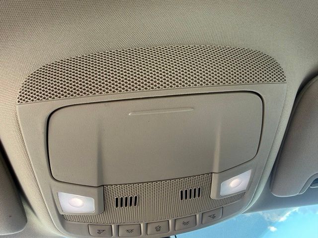 Used 2020 Ford Fusion SE FWD image 31