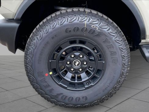 New 2026 Ford Bronco Outer Banks w/ Sasquatch Package image 11