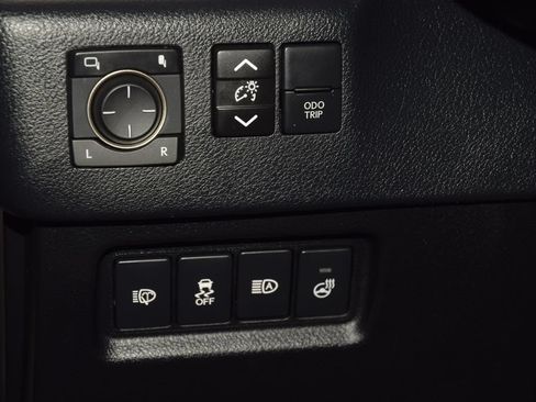 Used 2022 Lexus GX 460 Premium w/ Premium Package AWD/4WD image 35
