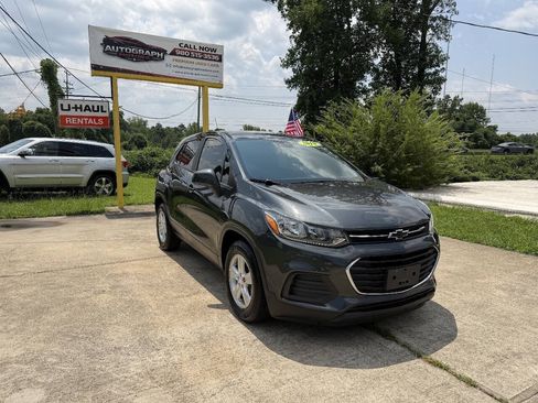 Used 2019 Chevrolet Trax LS FWD image 3