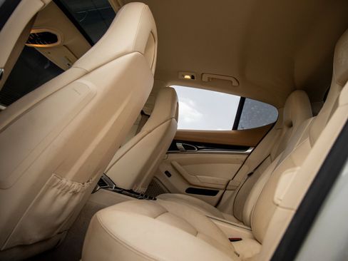 Used 2016 Porsche Panamera Edition image 34