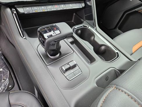New 2026 GMC Sierra 1500 AT4 w/ AT4 Premium Package AWD/4WD image 29