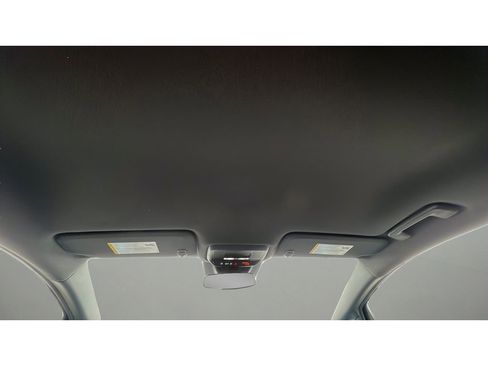 Certified 2025 Chevrolet Equinox EV LT image 28