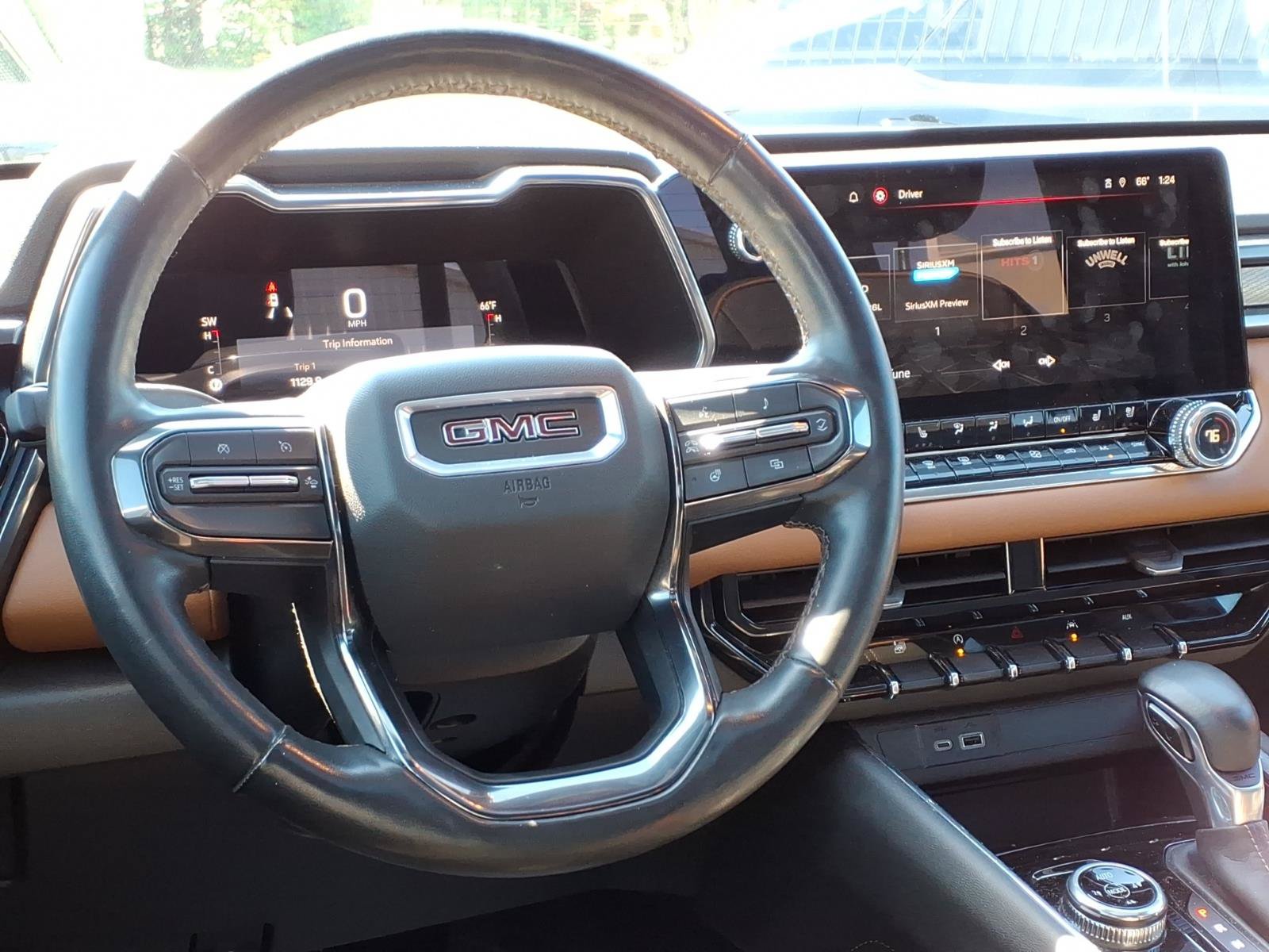 Used 2023 GMC Canyon AT4 w/ AT4 Premium Package AWD/4WD image 11