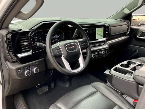 Used 2025 GMC Sierra 1500 SLT AWD/4WD image 18