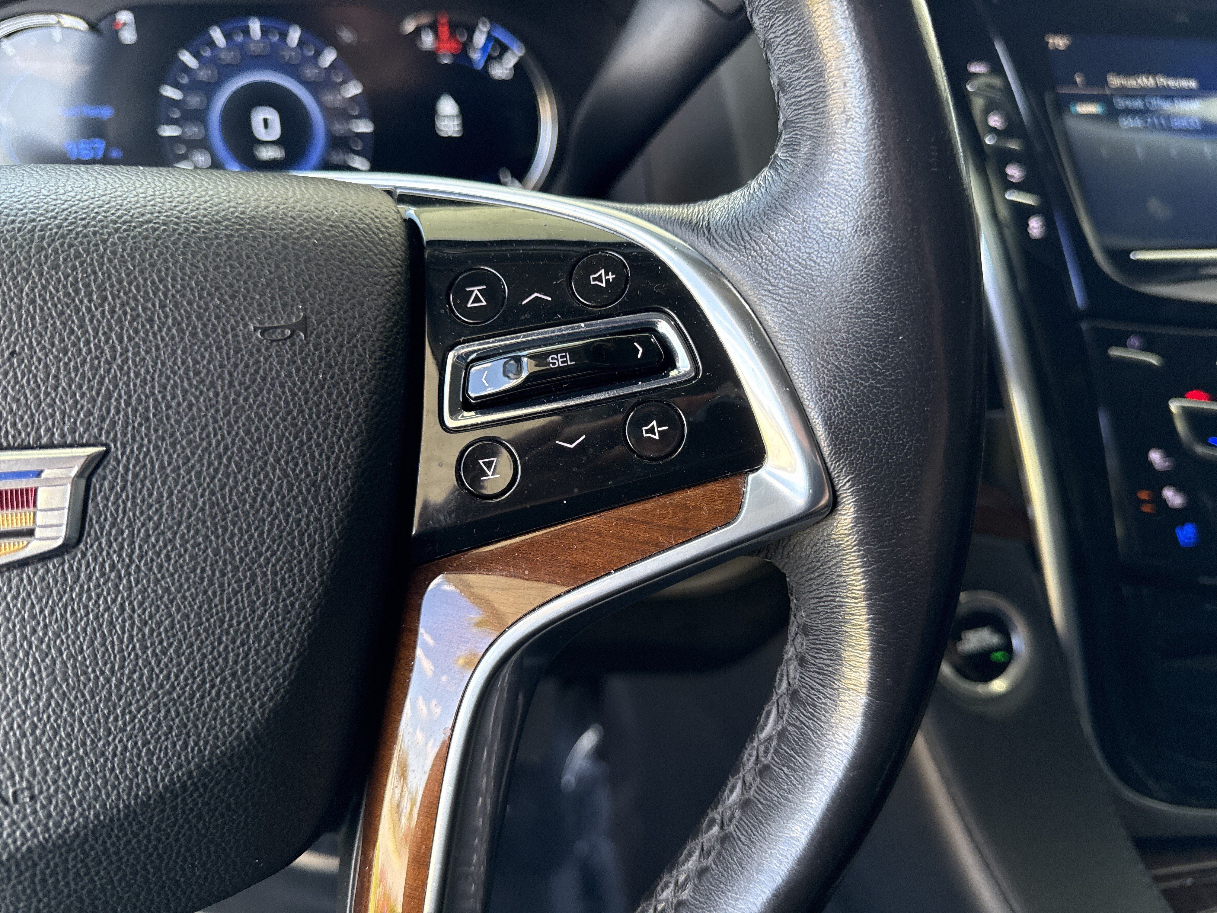 Used 2020 Cadillac Escalade Luxury AWD/4WD image 20