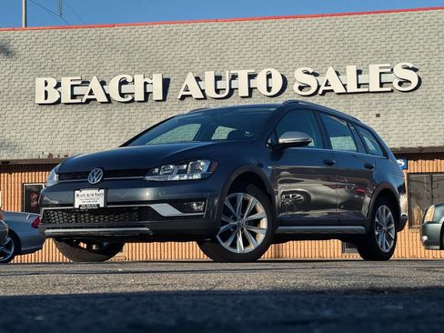 Used 2019 Volkswagen Golf Alltrack SE image 1