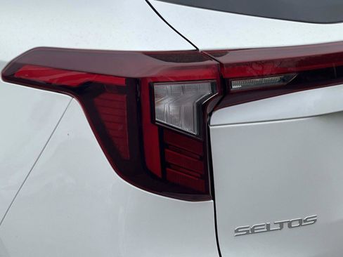 New 2026 Kia Seltos EX FWD image 10
