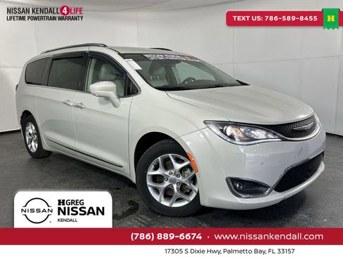 Used 2020 Chrysler Pacifica Touring-L w/ Tire & Wheel Group image 1