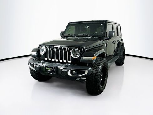 Used 2019 Jeep Wrangler Unlimited Sahara AWD/4WD image 3