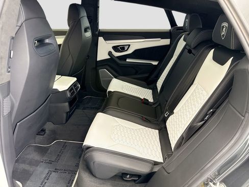 Used 2019 Lamborghini Urus AWD/4WD image 20