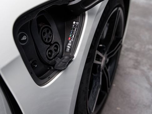 Certified 2020 Porsche Taycan Turbo image 34