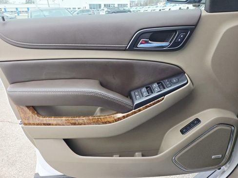 Used 2019 Chevrolet Suburban Premier image 39