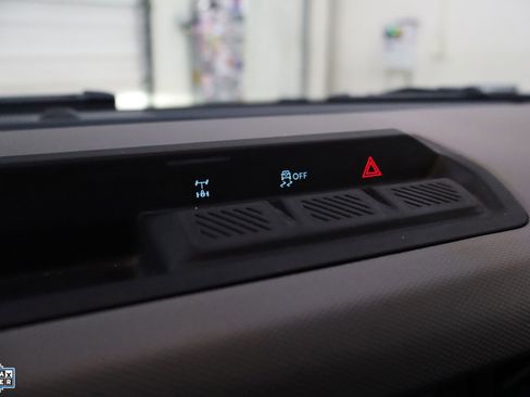 Used 2022 Ford Bronco Black Diamond image 23