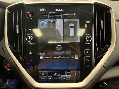 Used 2023 Subaru Ascent Limited w/ Technology Package AWD/4WD image 8