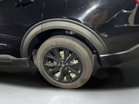 Used 2023 Ford Explorer XLT image 13