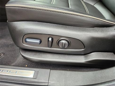 Used 2023 GMC Acadia Denali w/ Black Diamond Edition image 20