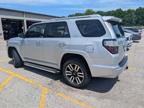 Used 2021 Toyota 4Runner Limited AWD/4WD image 3