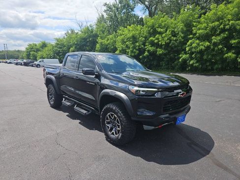 Used 2025 Chevrolet Colorado ZR2 w/ Technology Package AWD/4WD image 10