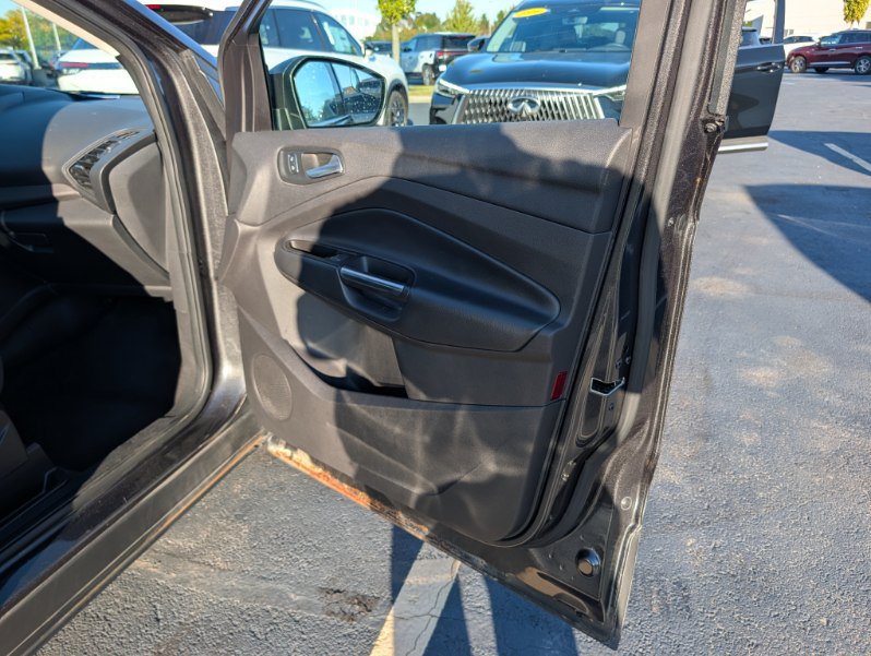 Used 2018 Ford Escape SE w/ SE Sync 3 Package FWD image 23
