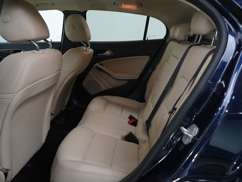 Used 2017 Mercedes-Benz GLA 250 4MATIC image 15