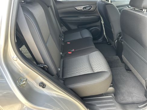 Used 2020 Nissan Rogue SV FWD image 23