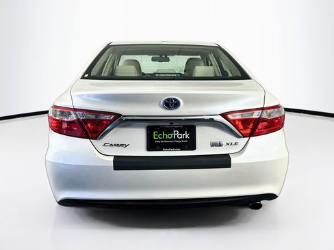 Used 2017 Toyota Camry XLE w/ Moonroof Package FWD image 7