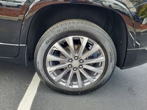 Used 2023 Chevrolet Traverse Premier image 33