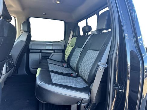 Used 2019 Ford F250 XLT w/ XLT Premium Package image 16