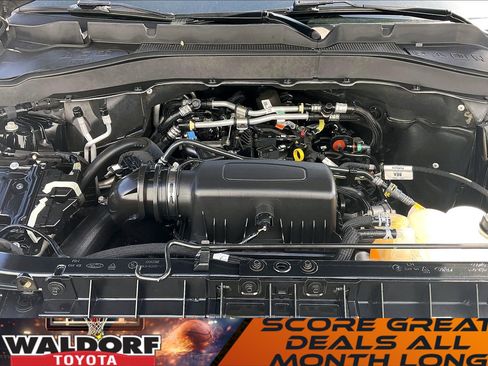 Used 2024 Ford Explorer XLT w/ Equipment Group 202A image 13