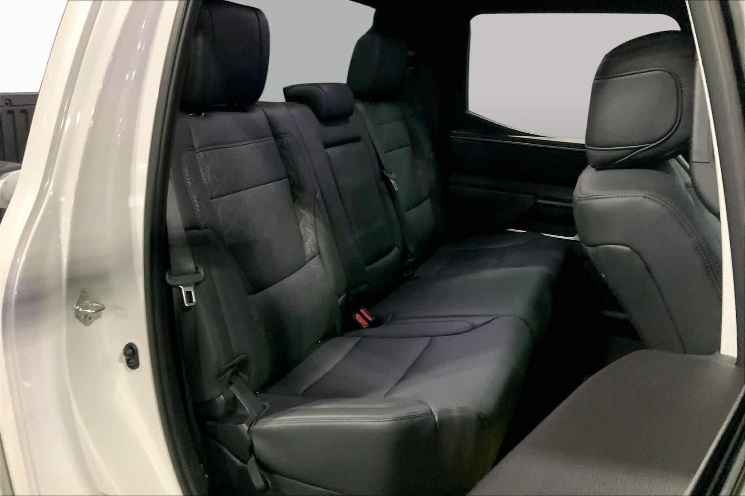 Used 2025 Toyota Tundra Limited AWD/4WD image 18