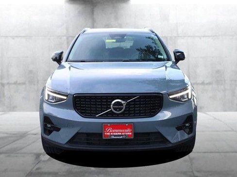 Used 2023 Volvo XC40 B5 Ultimate w/ Protection Package Premier AWD/4WD image 4
