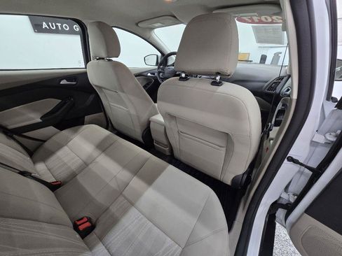 Used 2017 Ford Focus SE FWD image 15