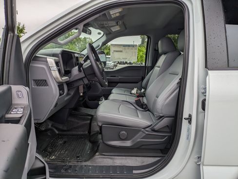 New 2025 Ford F550 4x4 Crew Cab Super Duty w/ XL Chrome Package image 13