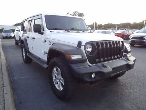 Used 2022 Jeep Wrangler Unlimited Sport AWD/4WD image 3