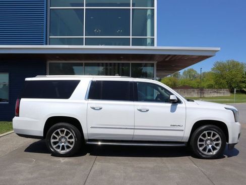 Used 2016 GMC Yukon XL Denali w/ Open Road Package AWD/4WD image 2