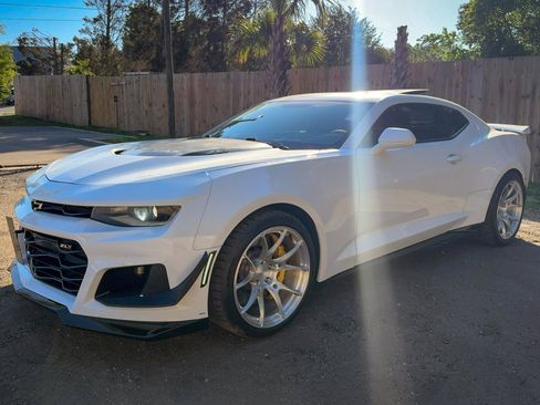 Used 2017 Chevrolet Camaro ZL1 RWD image 3