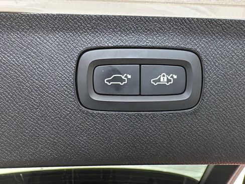 Certified 2023 Volvo XC90 B5 Core w/ Protection Package Premier image 32