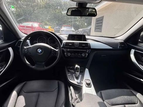 Used 2017 BMW 320i Sedan RWD image 11