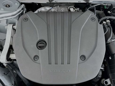 New 2026 Volvo XC60 B5 Ultra w/ Climate Package image 29