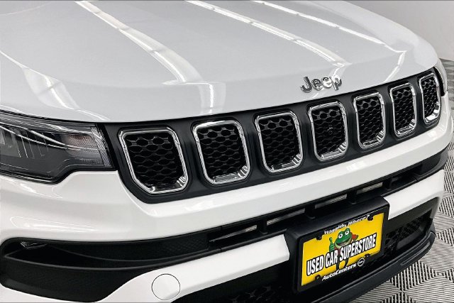 Used 2023 Jeep Compass Latitude w/ Sun and Sound Group AWD/4WD image 33