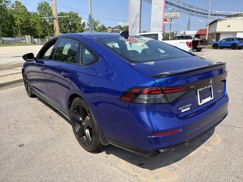 Used 2024 Honda Accord Sport image 6