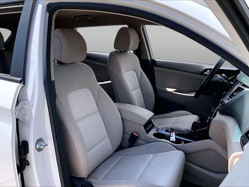 Used 2017 Hyundai Tucson Sport FWD image 9