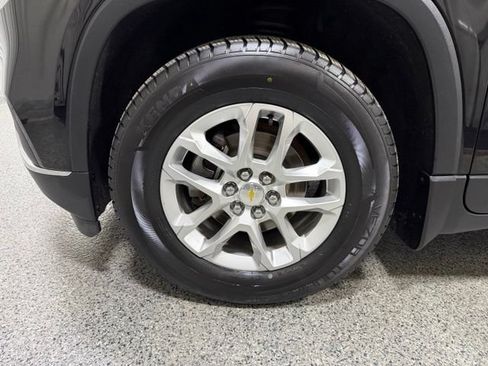 Used 2020 Chevrolet Traverse LT FWD image 28