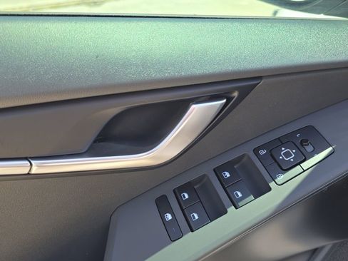 New 2026 Kia Niro LX FWD image 18
