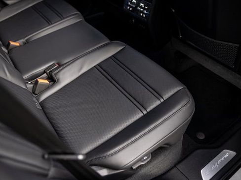 New 2026 Porsche Cayenne S image 44