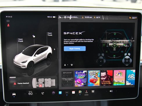 Used 2023 Tesla Model Y Long Range AWD/4WD image 22